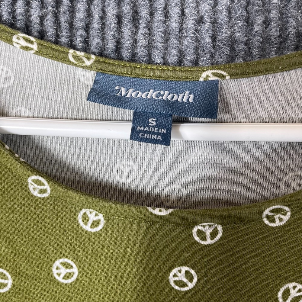 Modcloth Dress Womens Small Green Short Sleeve Peace Signs Hippie‎ Lightweight - Picture 5 of 10
